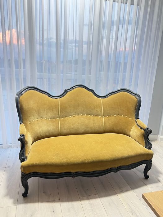 Canapea în stil baroc
