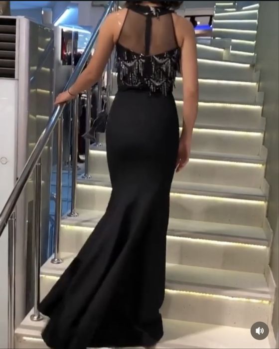 Вечернее платье силуэтное