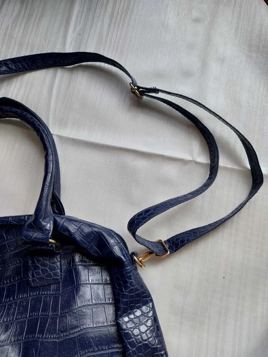 Дамска чанта в тъмносин цвят