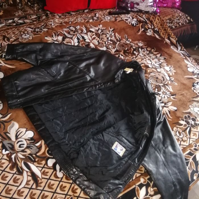 Куртка коженая женская.