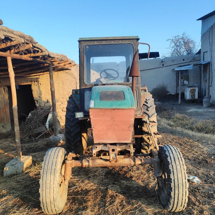 Traktor sotiladi Narxi 22 Milyon