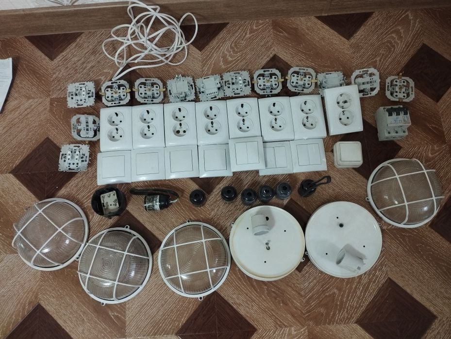 Продам резетки включатели