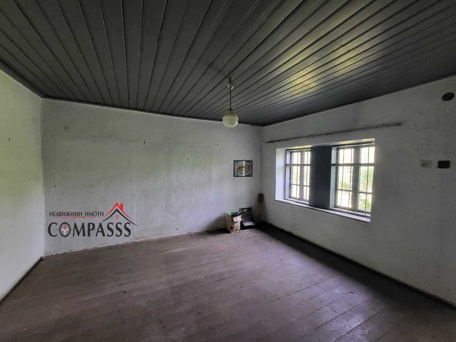 с. Изворово, Общ. Ген. Тошево, къща с двор – 9000евро!