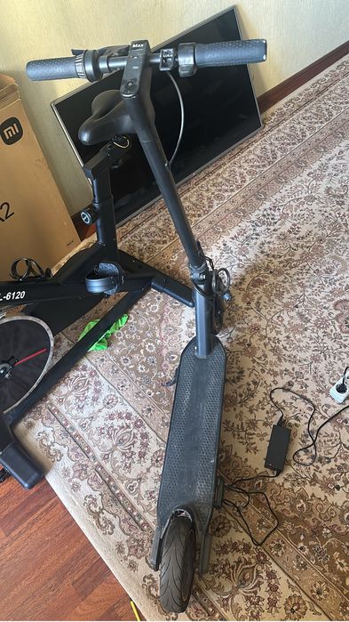 ПРОДАМ электросамокаь