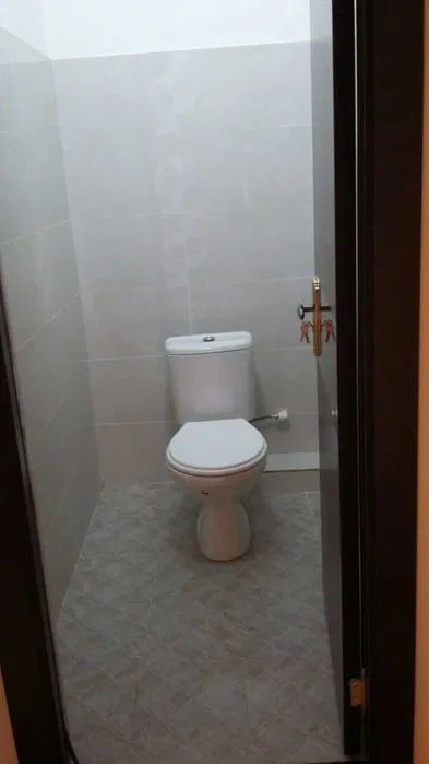 Новостройка на Дружба Народов 2/5/6 общ пл 65м  ор-р Камолон ош