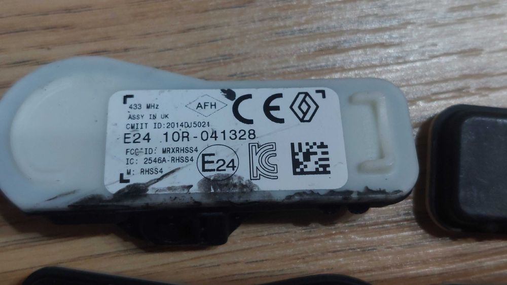 Датчици за налягане в гумите TPMS за Рено Renault Е24 10R 041328