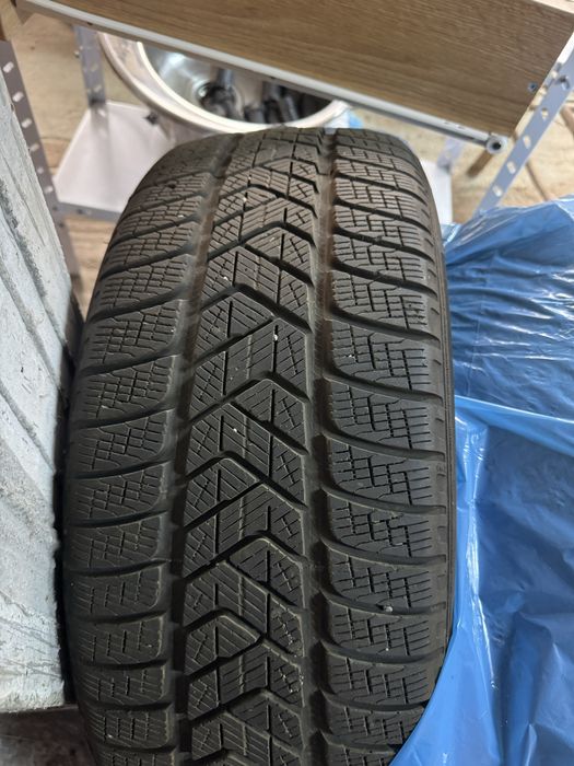 PIRELLI SCORPION Winter 235/50/19