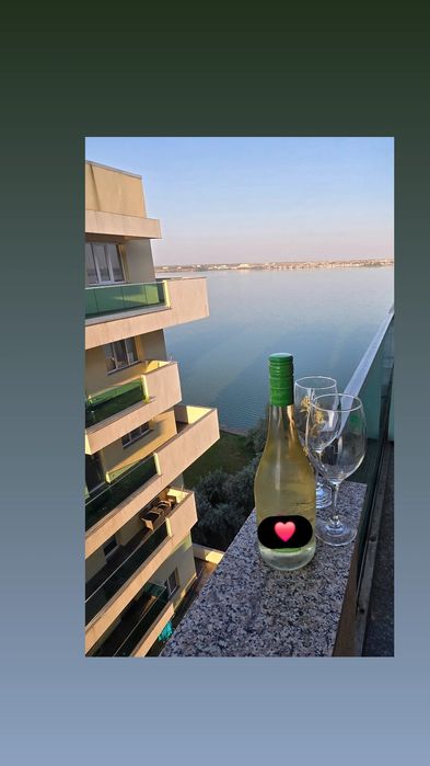 Direct proprietar inchiriez  in zona Vega Barrel Butoaie Mamaia Central Moonlight Resident Luxury Apartments  cu parcare privata ,vedere  mare si lac