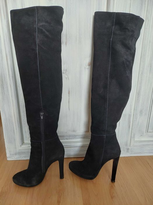 Високи ботуши от велур