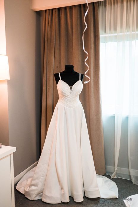 Vand rochie mireasa