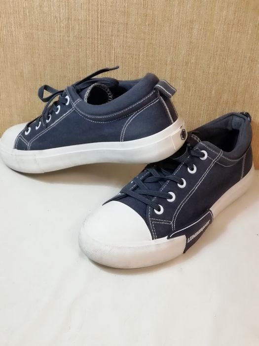 Продам кроссовки,кеды разные..