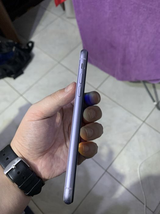 Айфон 11 64 гб продам