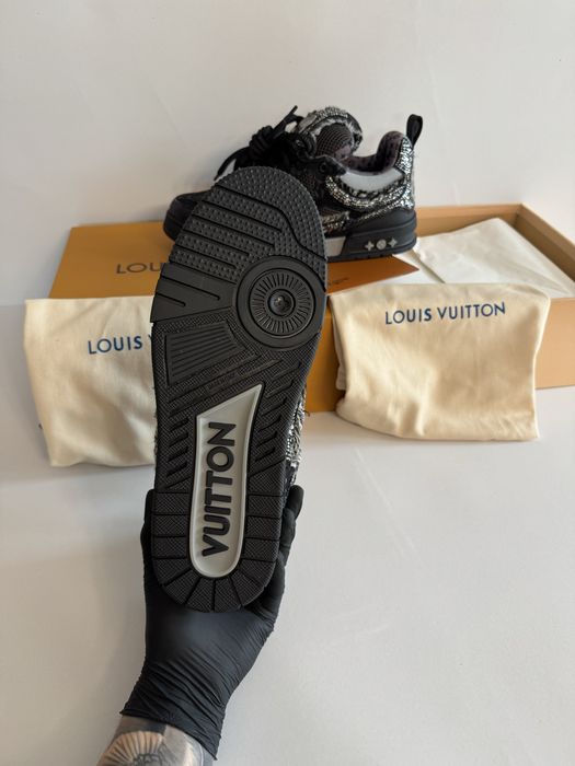 *PREMIUM* Louis Vuitton Skate Negri