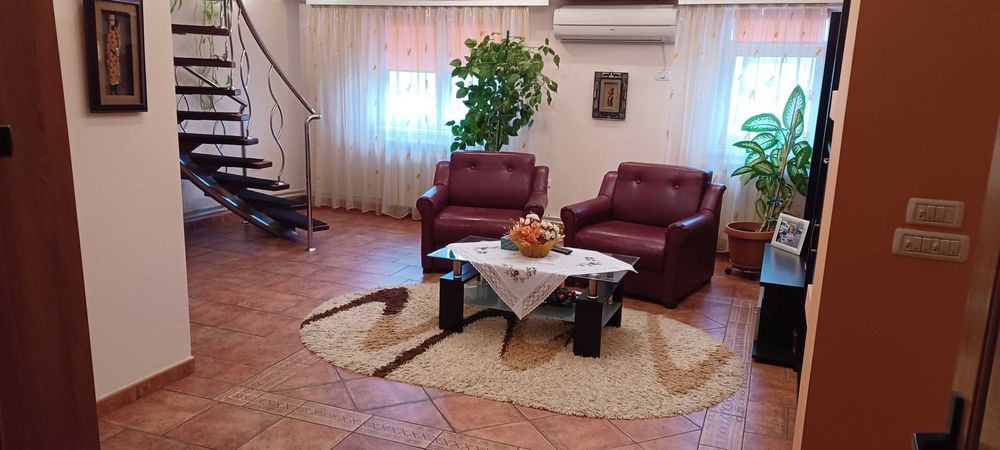 Vând Duplex 132 mp ultracentral (apartament mansardat ) cu scară interioară, Tulceac