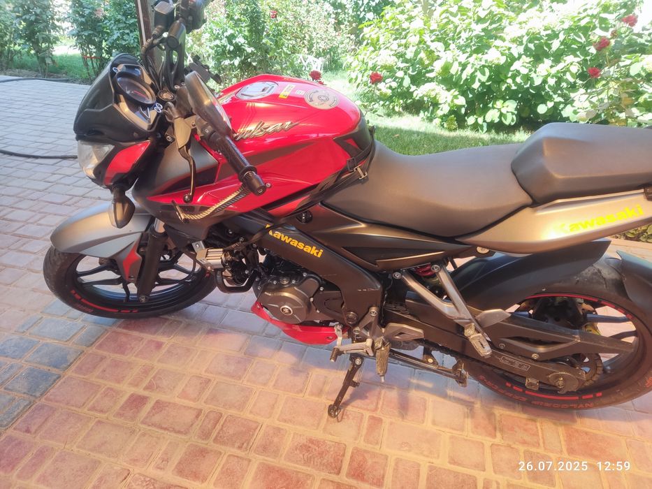 Мотоцикл BAJAJ PULSAR NS 200