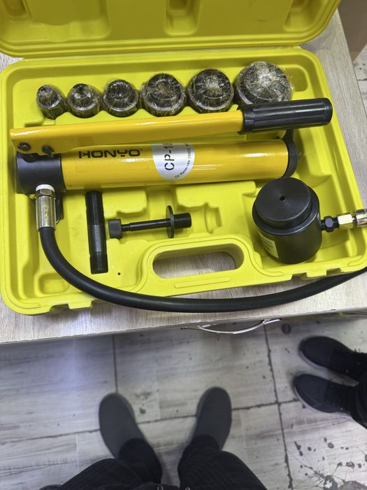 Гидравлический пресс-пробойник