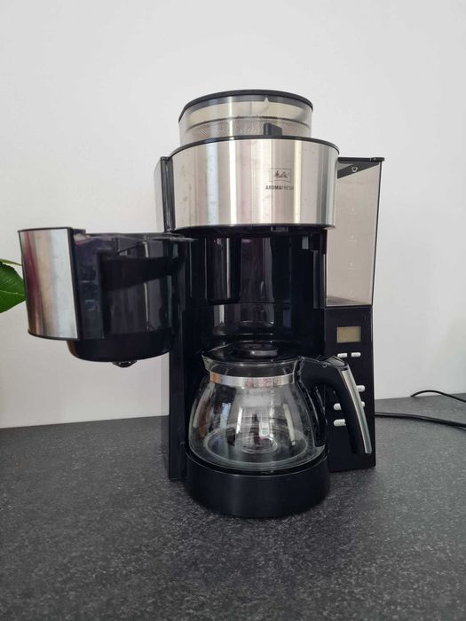 Cafetiera Melitta cu rasnita inclusa