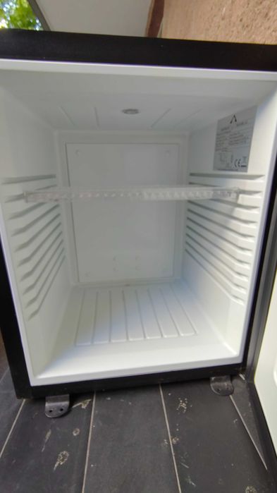 Minibar/racitor bauturi/minifrigider camping Baia Mare • OLX.ro
