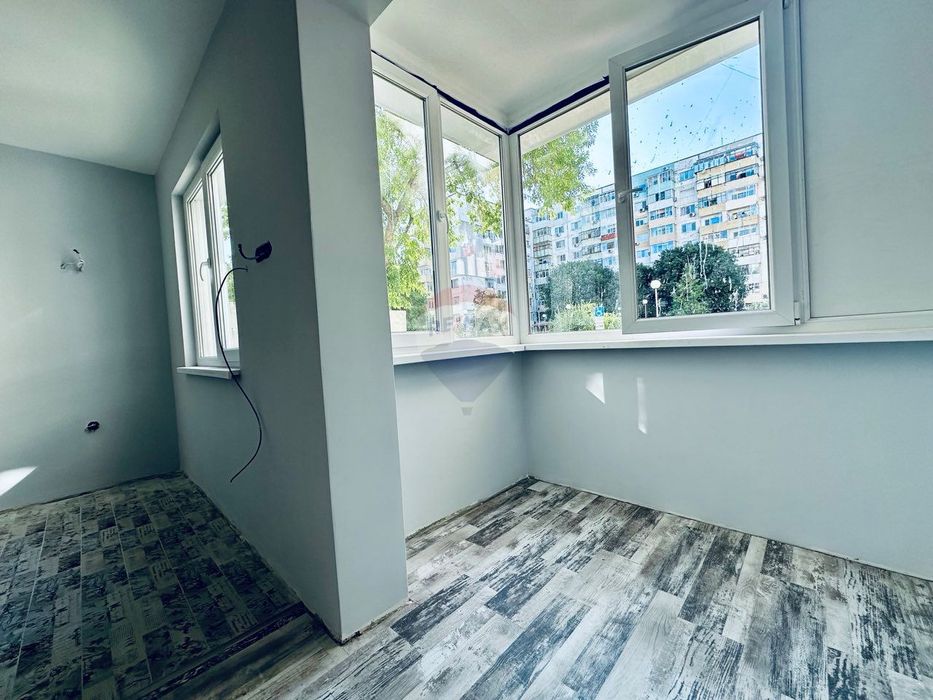 Продава се Тристаен апартамент в Варна, Лятно кино Тракия - 71 кв.м за 2113 €/кв.м - Снимка #2