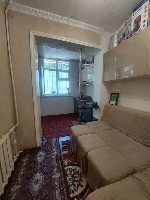 Kora kamish 2/4 da 2/1/4 balkon remont yaxshi  srochna sotiladi