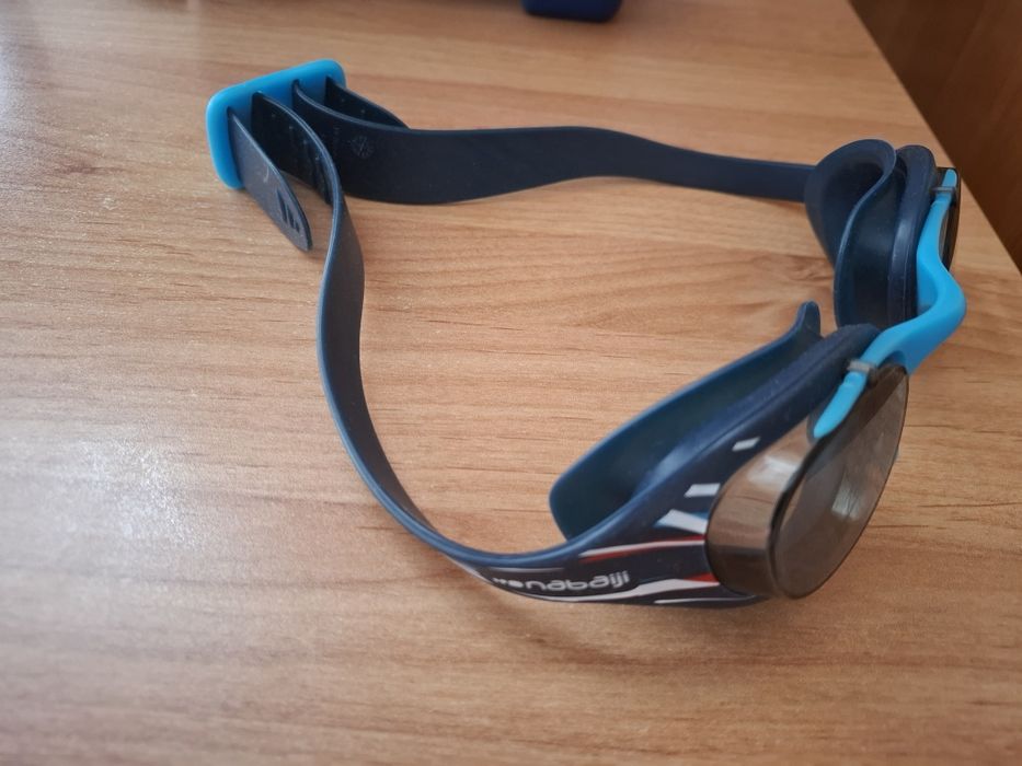 Детски плувни очила различни модели.