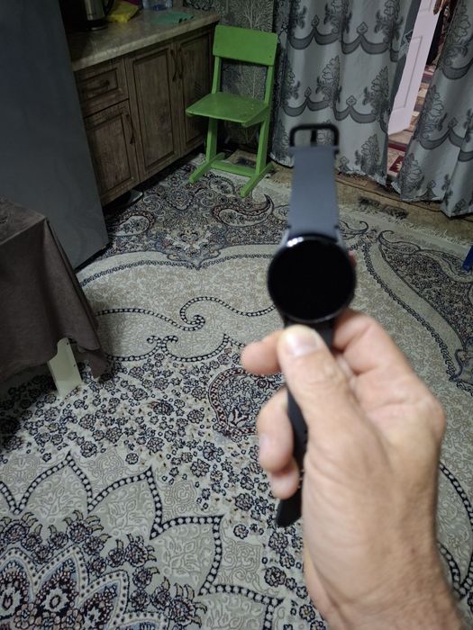 Часы  самсунг  вач4.