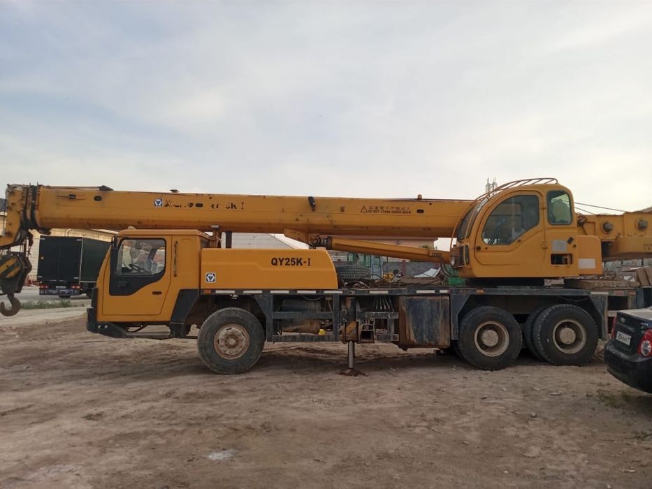 Авто кран xcmg 25