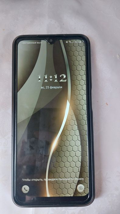 Телефон Samsung. Huawei. Музыкальный центр