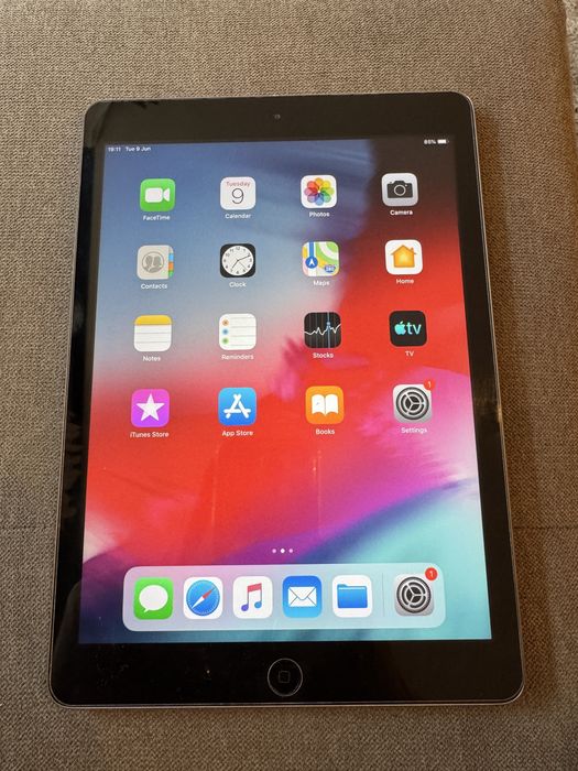 iPad Air 16GB Wi-Fi  Space Gray  A1474