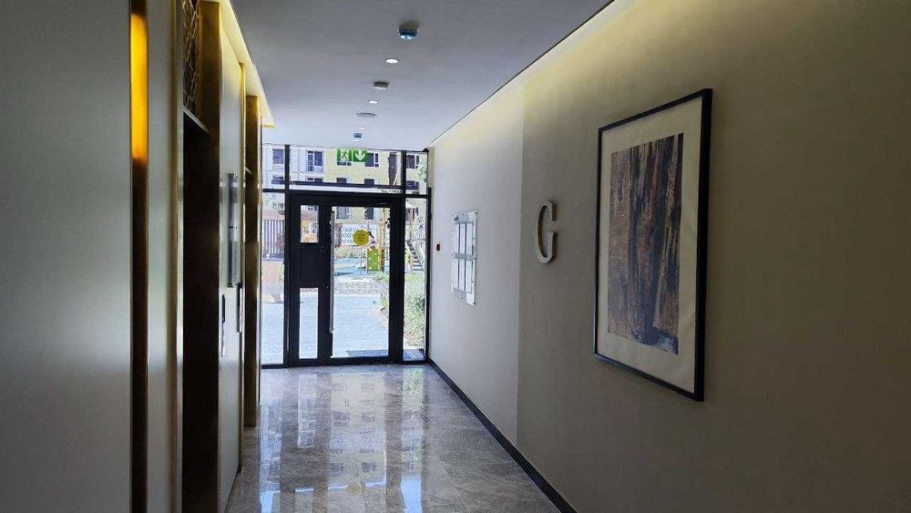 Продается 2/1/12 в ЖК "NRG Yangi Baxt" ор-р Рохат круг (RV)