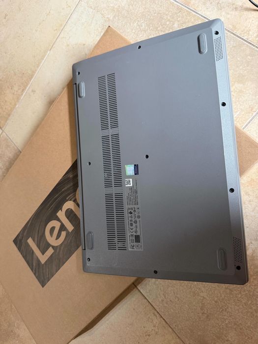 Lenovo IdeaPad 3 15IML05