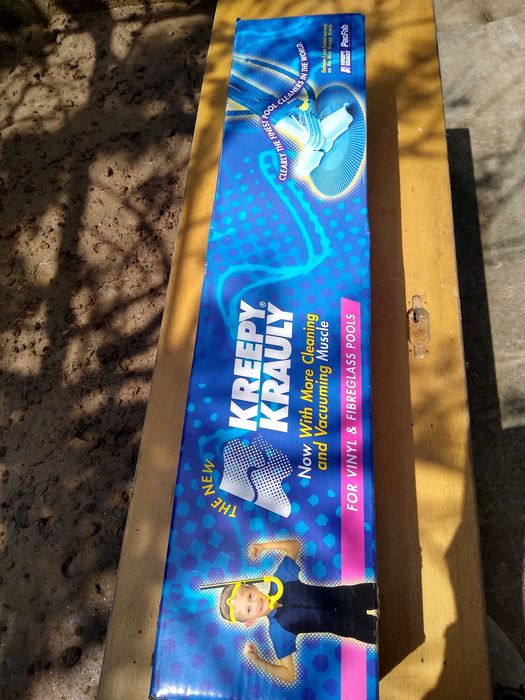 Нов автоматичен уред „ KREEPY KRAULY“  за почистване на басейни