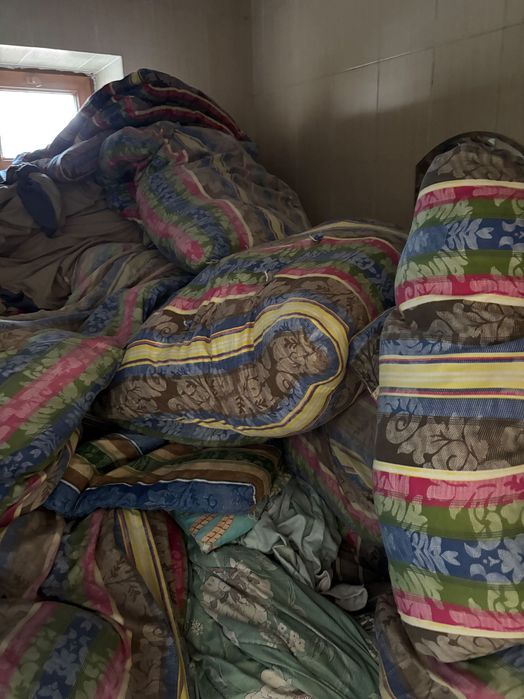 Отдам даром старые матрацы и постельное белье, самовывоз