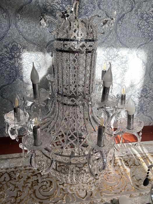 Продаются люстры