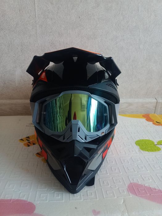 Шлем мотоциклетный