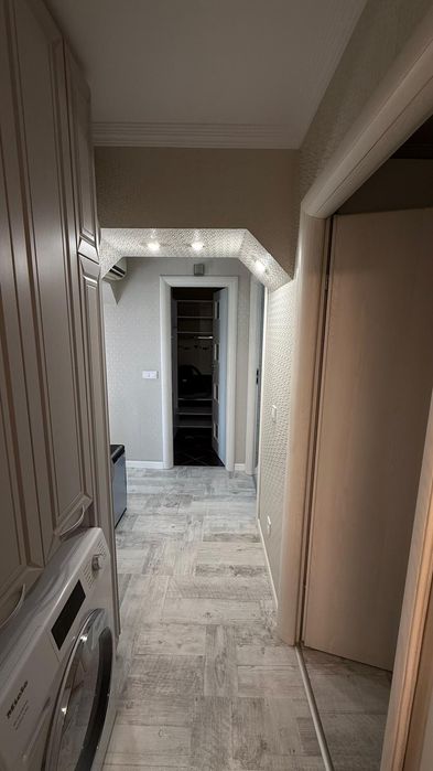 Vand apartament  3 camere decomandat utilat si mobilat