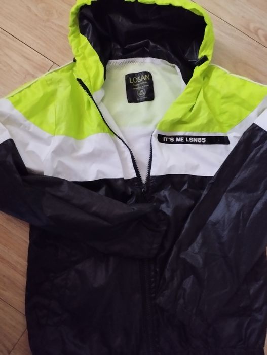 Два броя,Яке ,ветеровка , горница