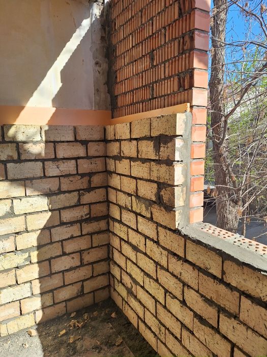 Кладка  кирпича  БАЛКОНА + Штукатурка, Стяжка, Сварочный  работы  !