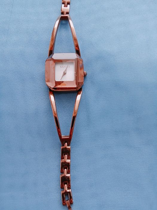 Gucci часы женские оригинал