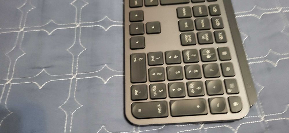 MX Keys Logitech Tastatura Wireless Bluetooth fuctionala + dongal