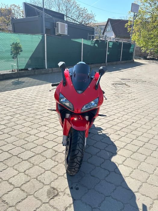 Honda CBR600RR 2004 PC37