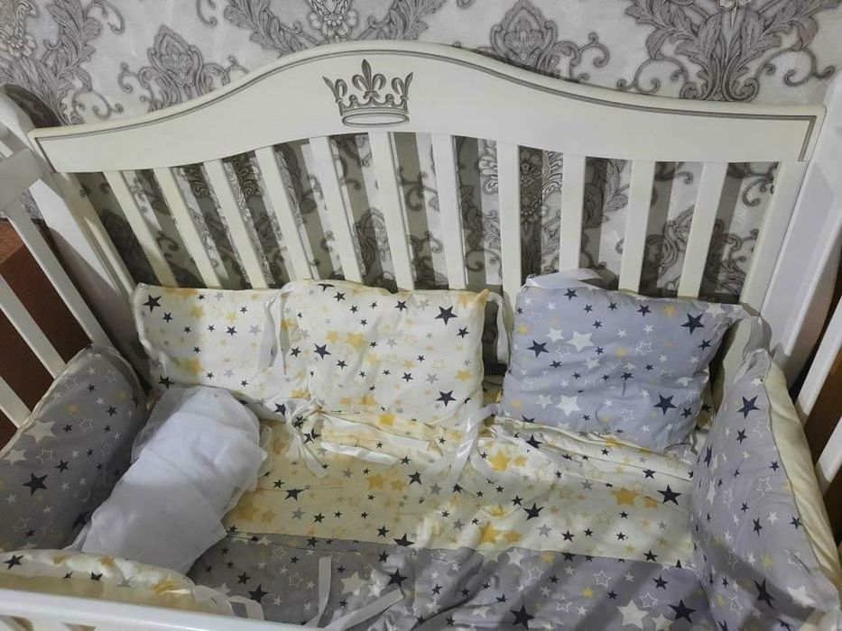 Детская кроватка (манеж)