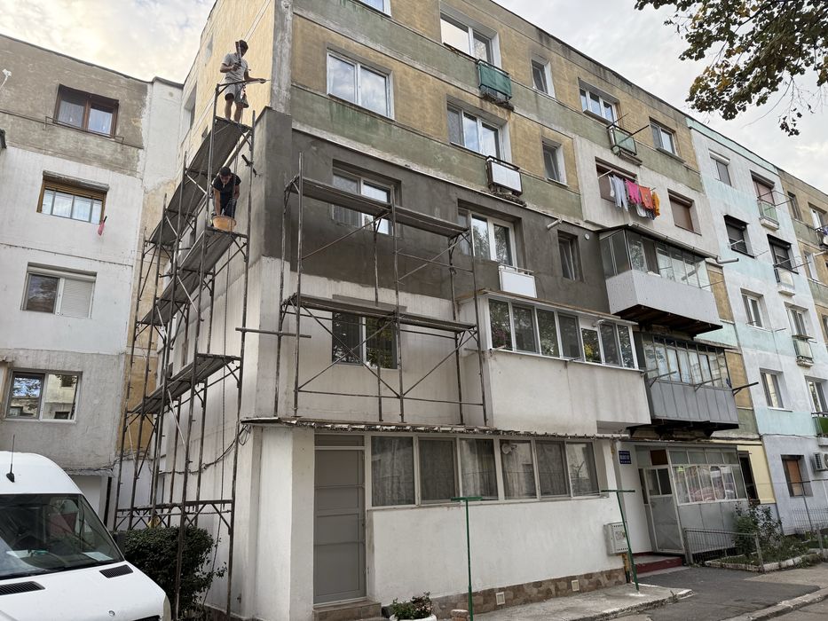 schela metalica de inchiriat