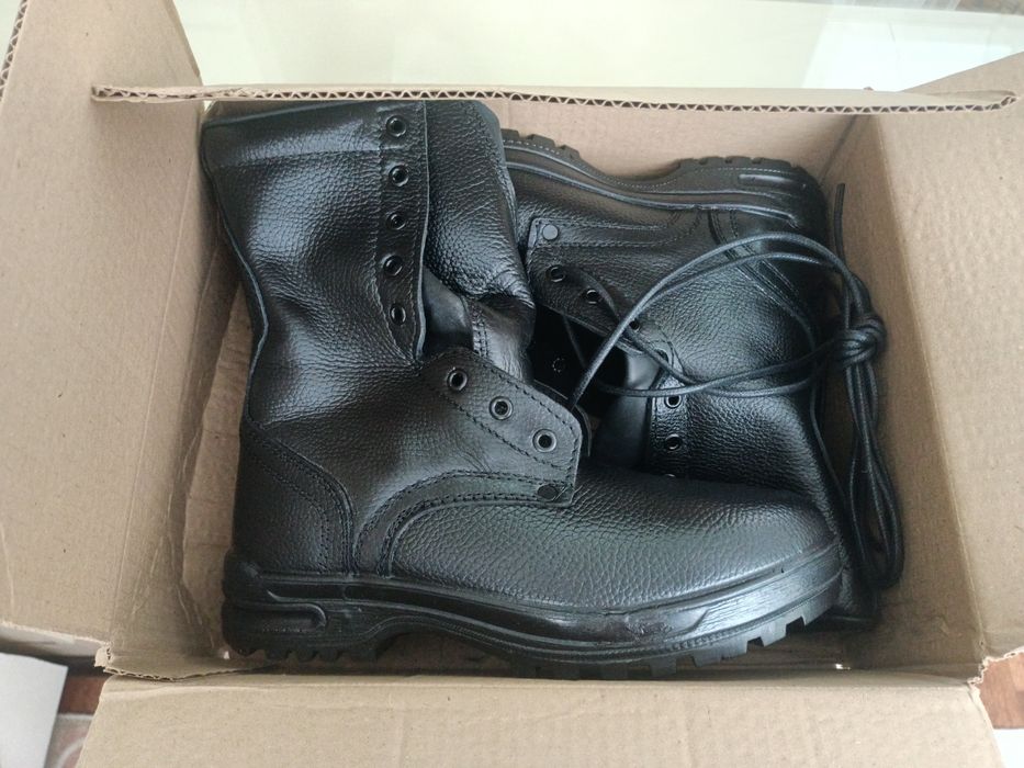 Продам зимние берцы