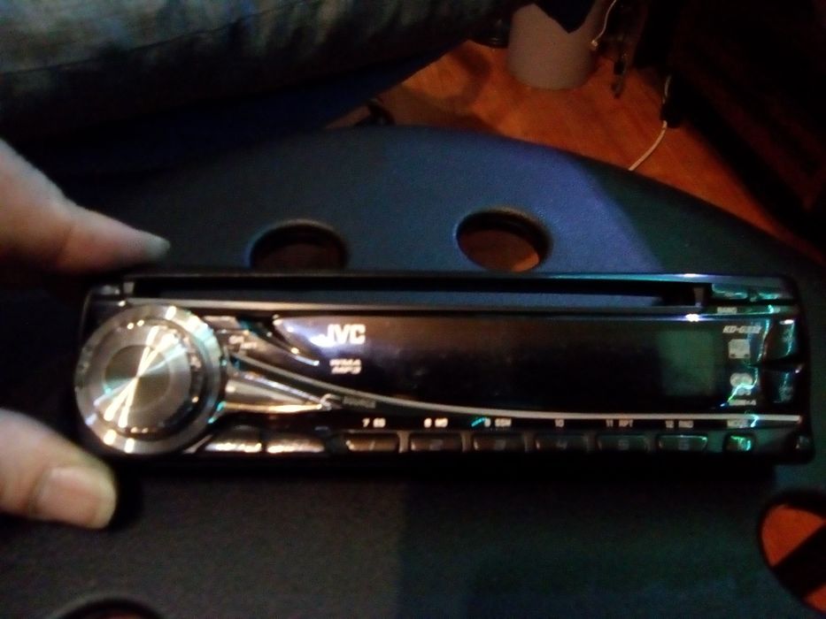 Fata Radio CD JVC auto detașabila