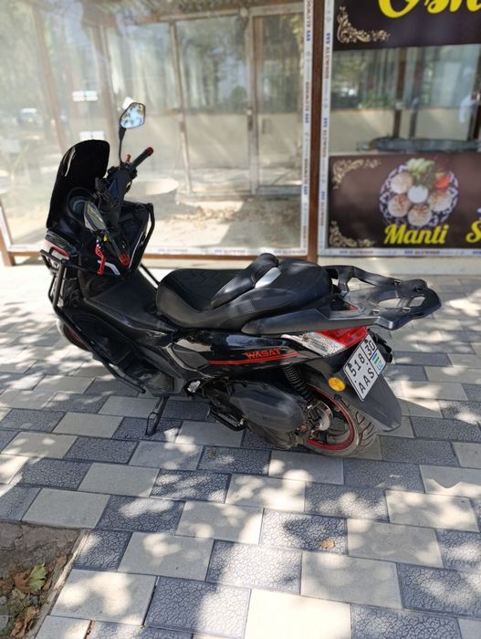 M Max sukuter sotiladi