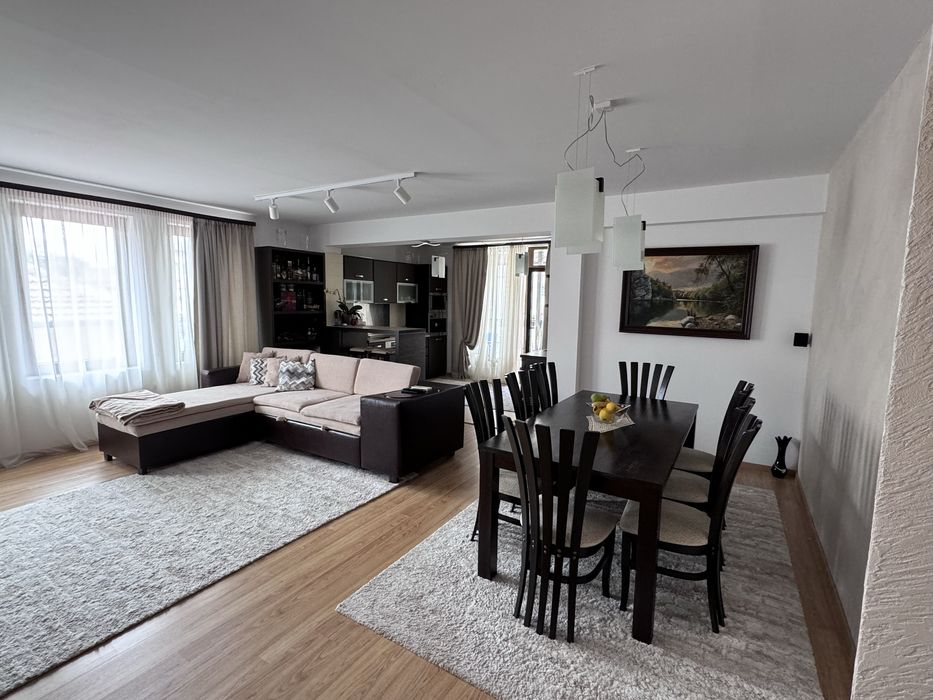 Продава се Тристаен апартамент в Казанлък - 115 кв.м за 1478 €/кв.м - Снимка #1