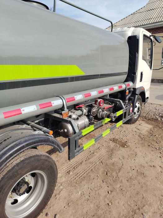 HOWO 4x2    6 куба Водовоз. Новый. с НДС