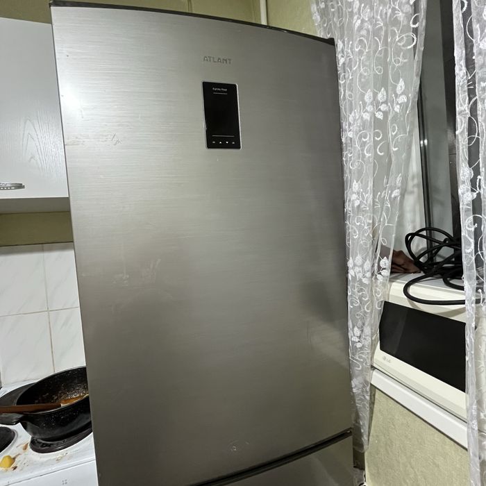 Холодильник б/у 180000