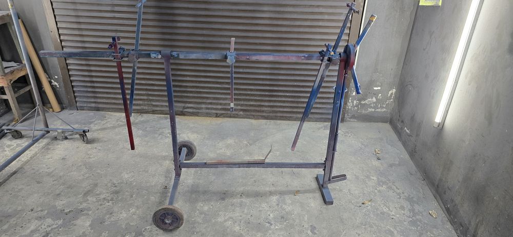 Stand rotativ pentru vopsit elemente auto